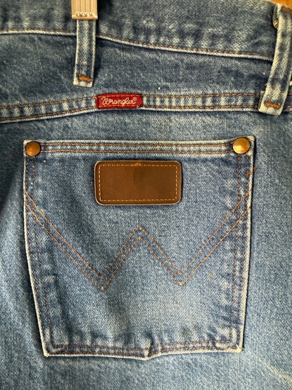 Wrangler Men's Light Blue Denim Jeans with Branded Back Pocket 40x34